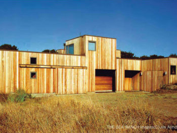 100％天然木を採用。 本物の外観が実現できます。