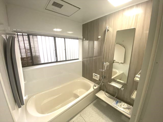   TOTOサザナ浴室リフォーム　脱衣所クロス張り替え工事