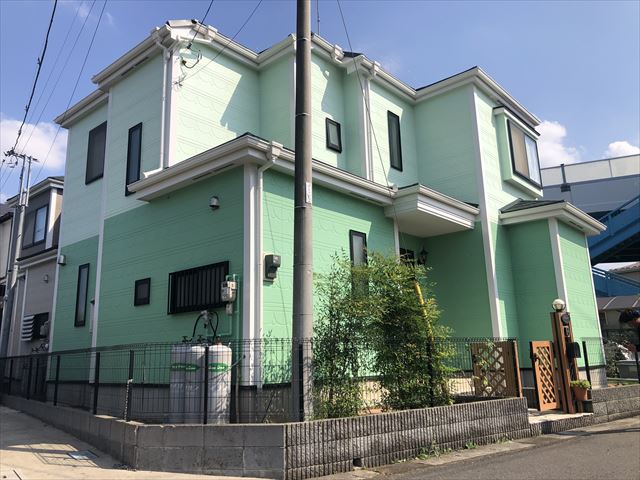 屋根カバー工法雪止め要らずと外壁塗装で気分一新！！！