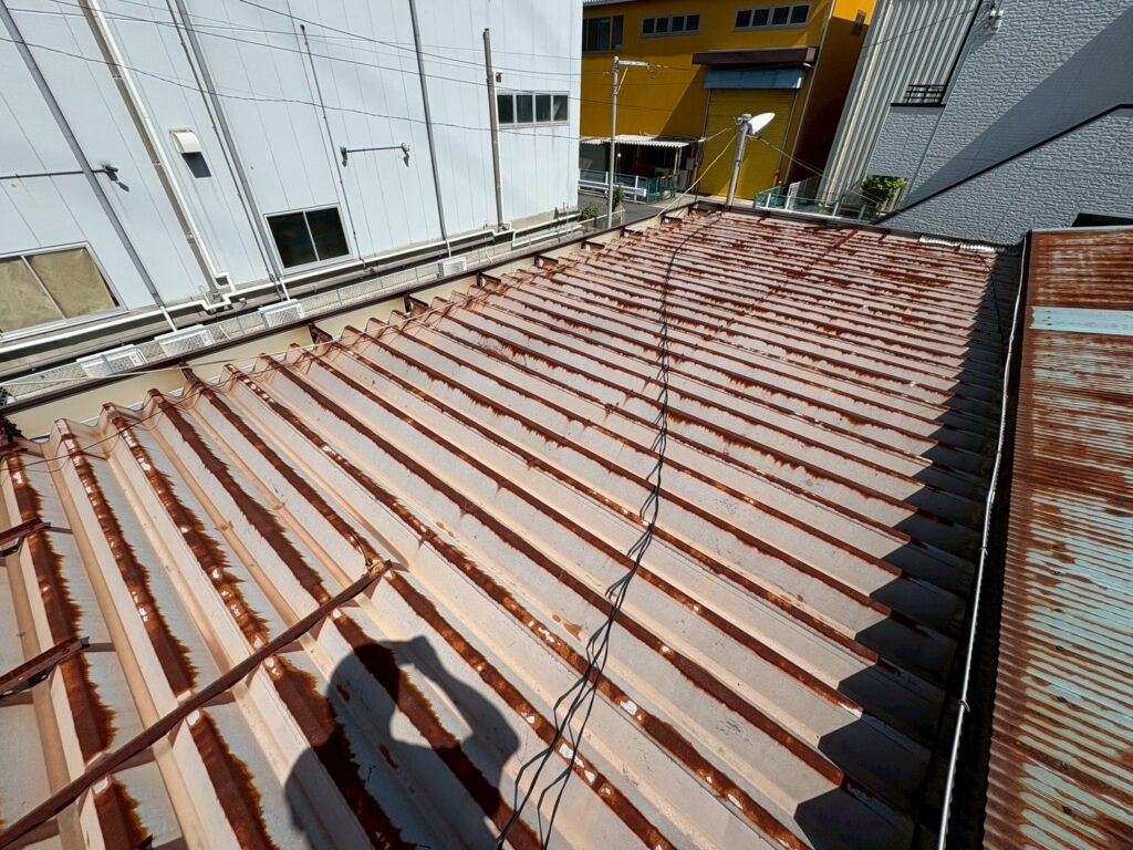 折半屋根　サビ