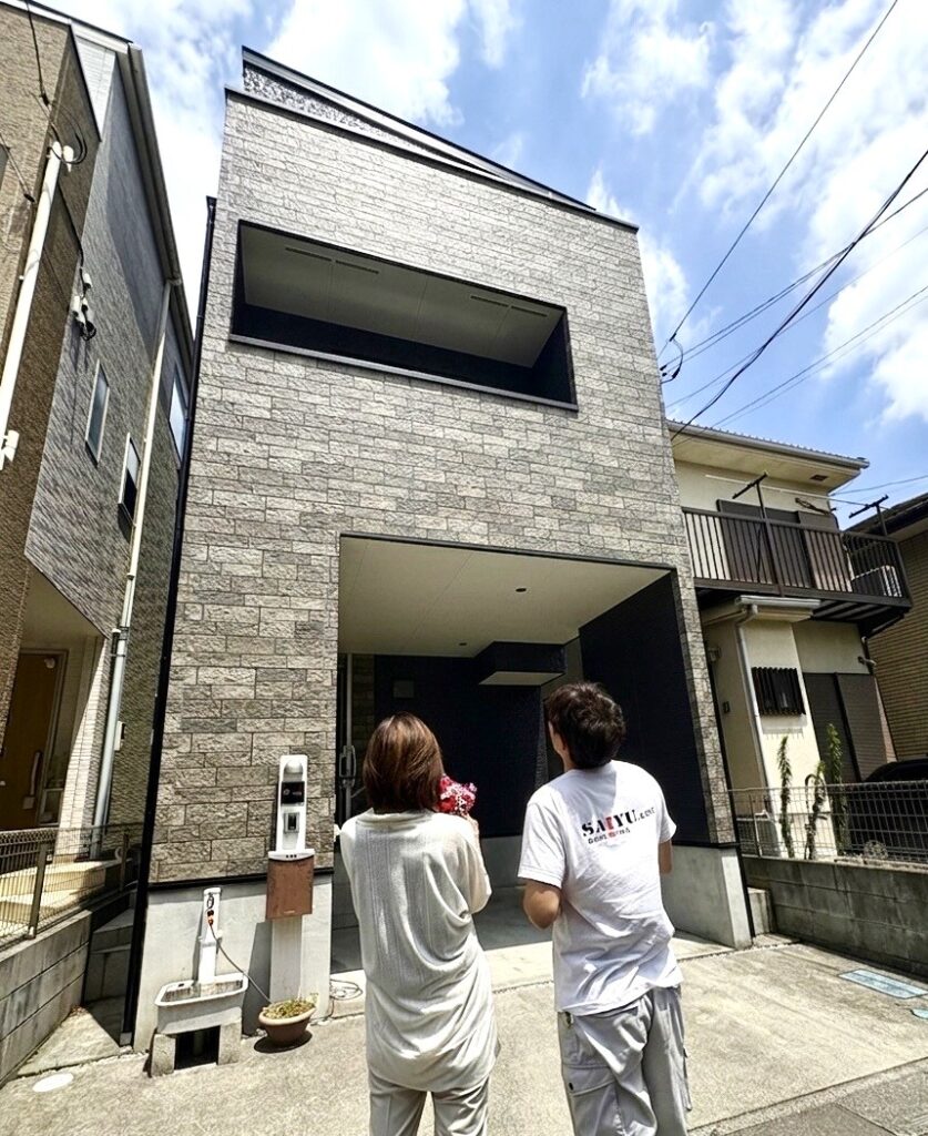 越谷市T様　石調のサイディングFugeと塗装が織りなすモダンな仕上がり